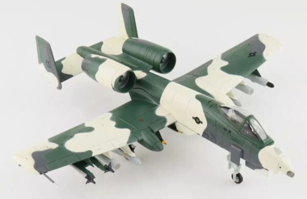 HOBBY MASTER HA1336 1/72 A-10A Thunderbolt II 80-0221 Arctic Scheme USAF 18th TFS Alaska 1982 - Image 2