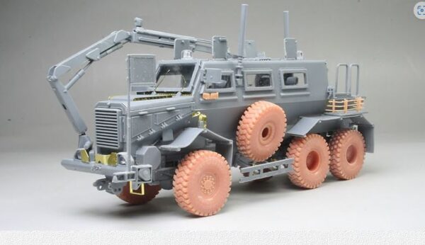 VESPID VS720035 1/72 BUFFALO A1 MPCV Mine Protected Clearance vehicle Model Kit - Image 2