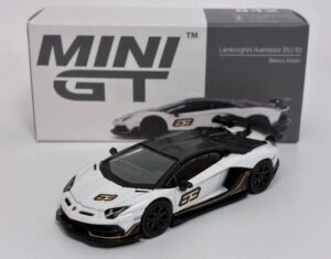 MINI GT 00842-L 1/64 Lamborghini Aventador SVJ 63 Bianco Asopo White LHD
