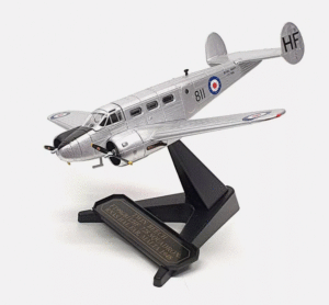 Oxford Diecast 72BE002 1/72 Twin Beech FT996/811/HF 728 Sq. THFS