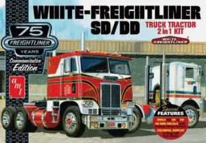 AMT 1046 1:25 scale White Freightliner SD DD Truck Tractor 2 in 1 kit