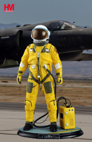 HOBBYMASTER HF8002 1/8 U-2 Dragon Lady Pilot Polyresin Statuette