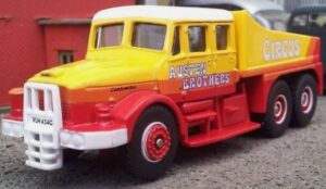 ATLAS HU06 1/76 Scammell Contractor - Austen Brothers - Circus
