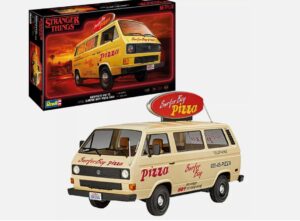 Revell 07725 1/25 VW T3 Bus "Surfer Boy": Stranger Things Model Kit