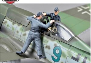 Zoukei Mura 1/48 Ta-152 H-1 Flight Assistant Set 3 Resin Figures
