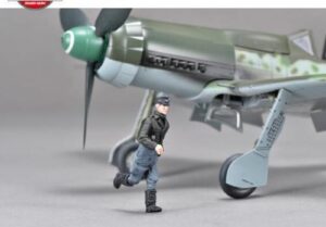 Zoukei Mura 1/48 Ta-152 H-1 Emergency Takeoff Pilot Resin Figure