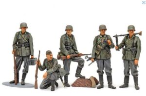 TAMIYA 1/35 German Infantry Set (Mid WWII) Plastic Kit 35371 SOVIET STORM