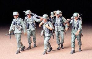 TAMIYA 1/35 German Machine Gun Crew TAM35184